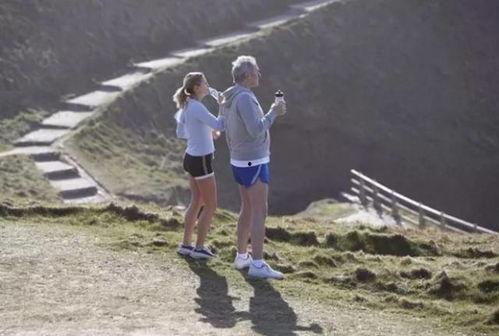 娱乐吃瓜酱徒步二十里