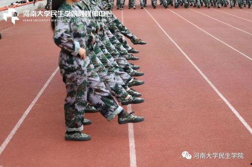 娱乐吃瓜酱军训